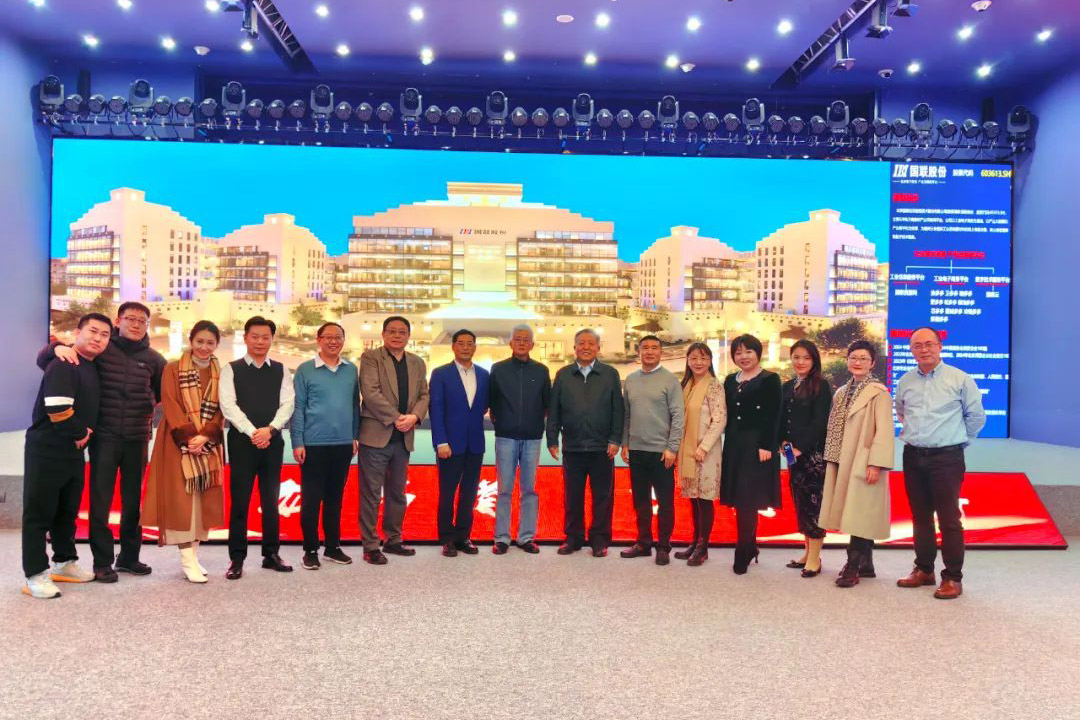 President Zhang Jianming and Wu Xiaoqiu of the RUC Alumni Entrepreneurs Association Visit IBI for Research and Exchange