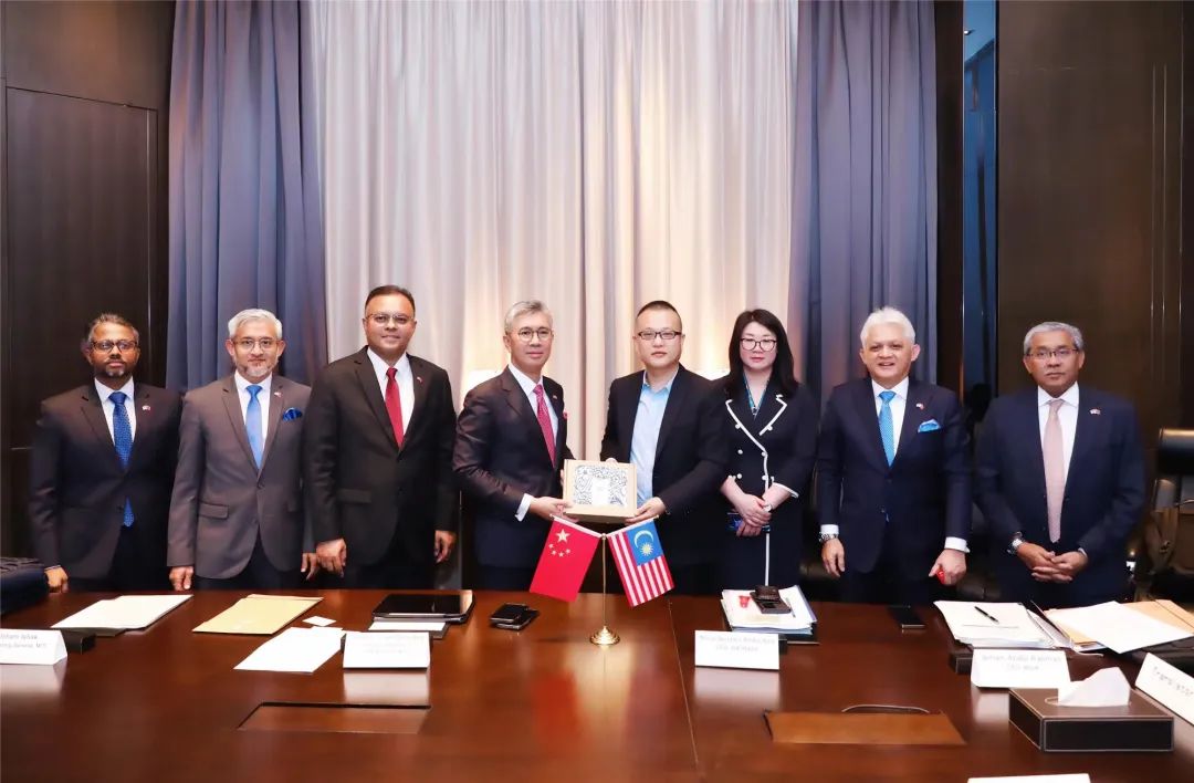 IBI Director and Senior Vice President Wang Ting Meets with Malaysian Minister of International Trade and Industry Tengku Zafrul